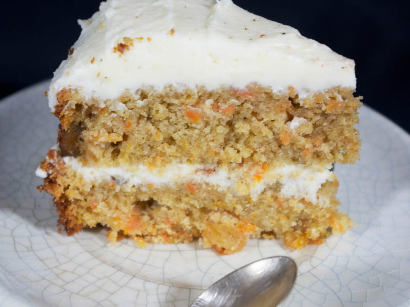 Carrot Cake with Cream Cheese Frosting: A Simple Recipe